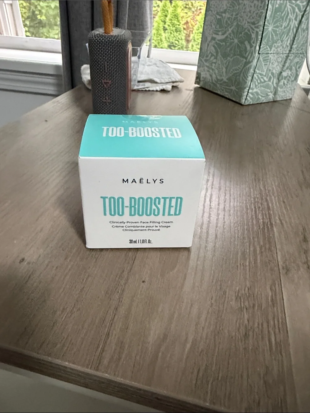 MAËLYS Too-Boosted Face Filling Cream — White & Teal